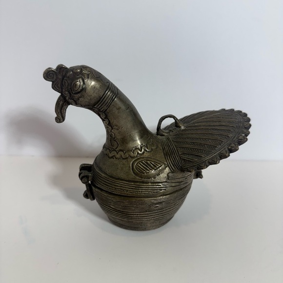 RARE ANTIQUE ISLAMIC SAUDI ARABIAN HANDMADE PEWTER PEACOCK TEA CADDY - Picture 1 of 11